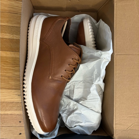 New Cole Haan size 10.5 - Picture 3 of 5
